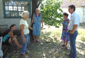 Голова Михайлівської РДА відвідав сім’ї вимушених переселенців